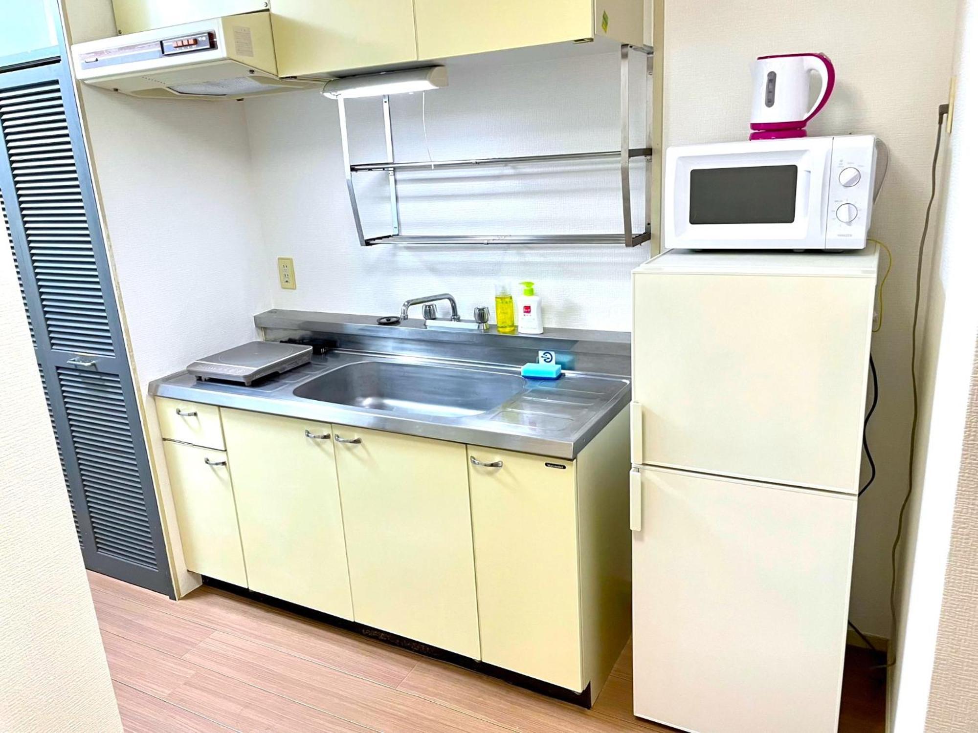 Fukuoka Airport Line Ijiri St Self Check In Apartment Екстер'єр фото